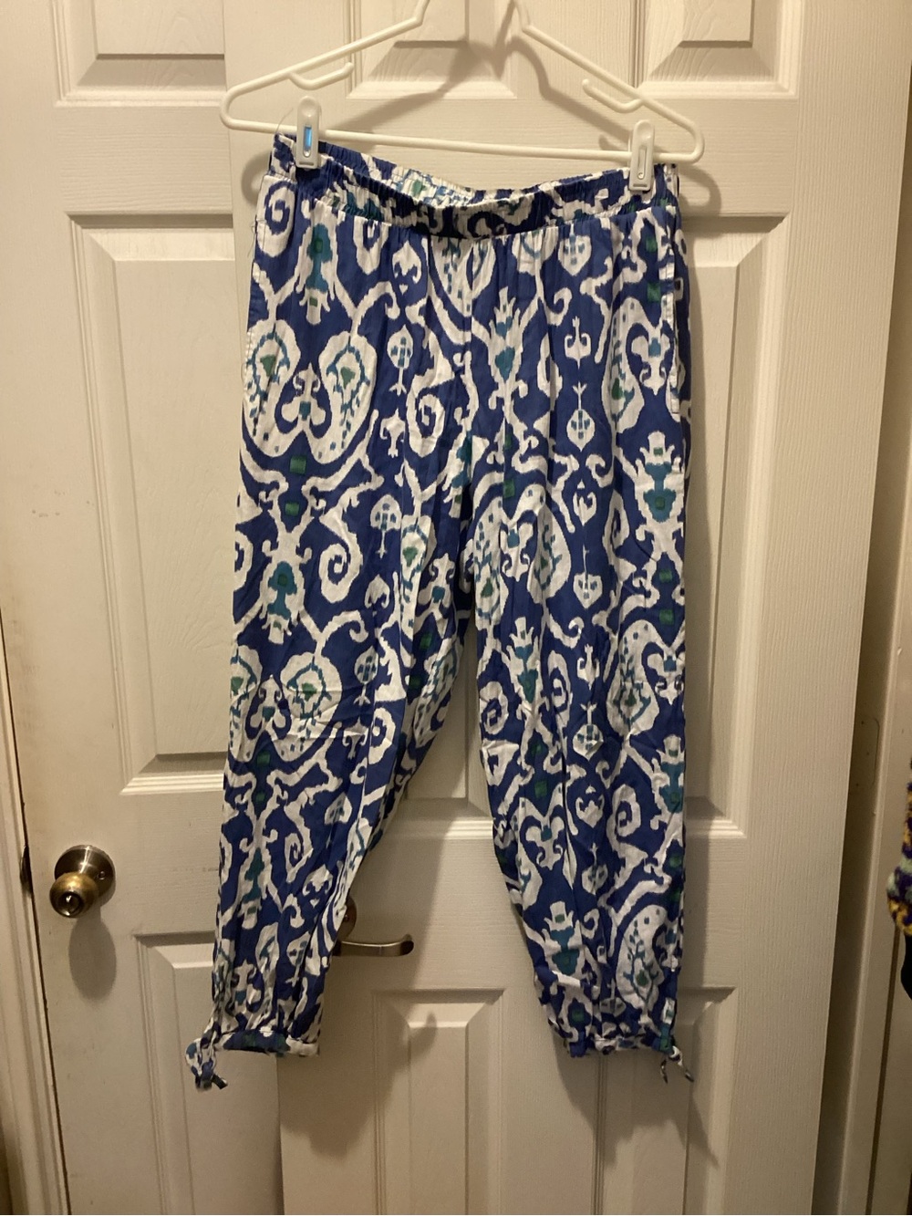 Girls Blue & White Printed Pull-On Jogger Pants